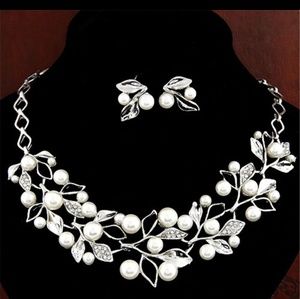 Gold or silver pearl necklace set, pearl earrings